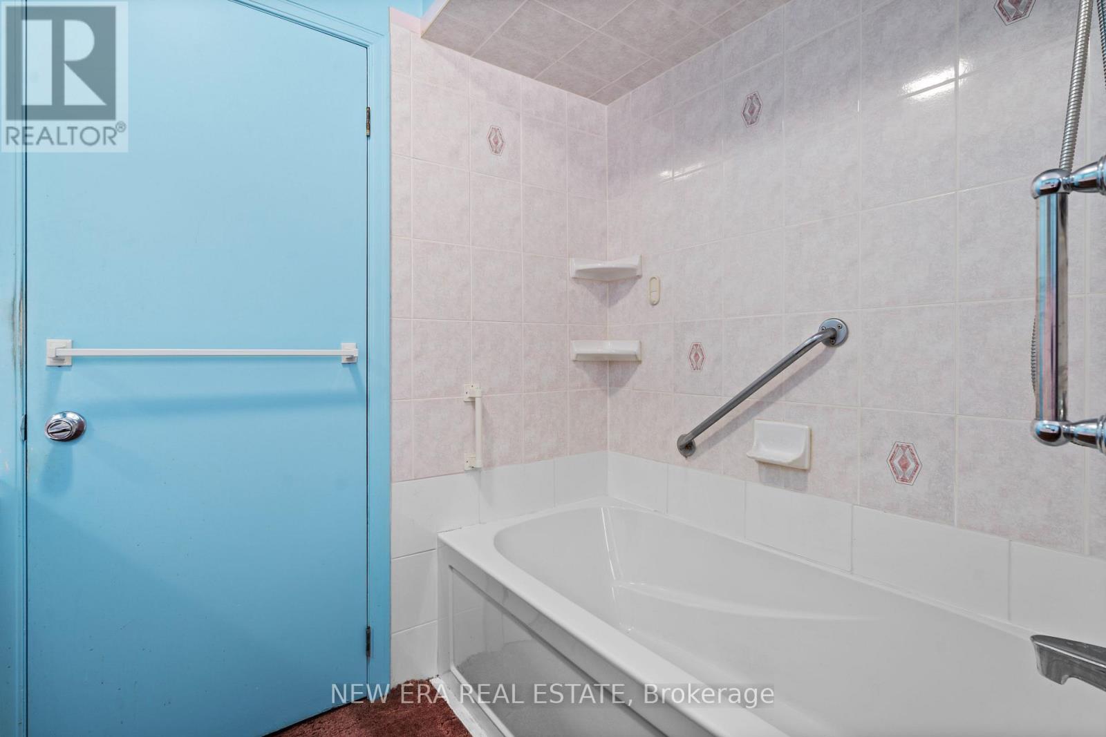 1889 Steepbank Crescent, Mississauga, Ontario  L4X 1T9 - Photo 21 - W13788242