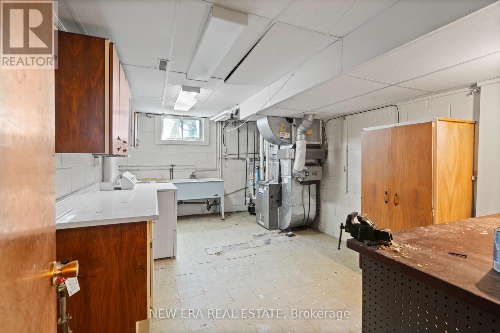 1889 Steepbank Crescent, Mississauga, Ontario  L4X 1T9 - Photo 31 - W13788242