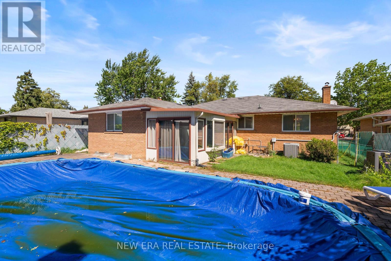 1889 Steepbank Crescent, Mississauga, Ontario  L4X 1T9 - Photo 33 - W13788242