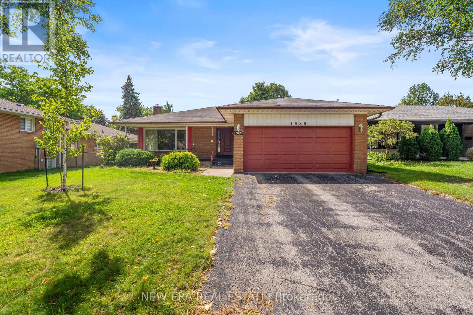1889 Steepbank Crescent, Mississauga, Ontario  L4X 1T9 - Photo 36 - W13788242