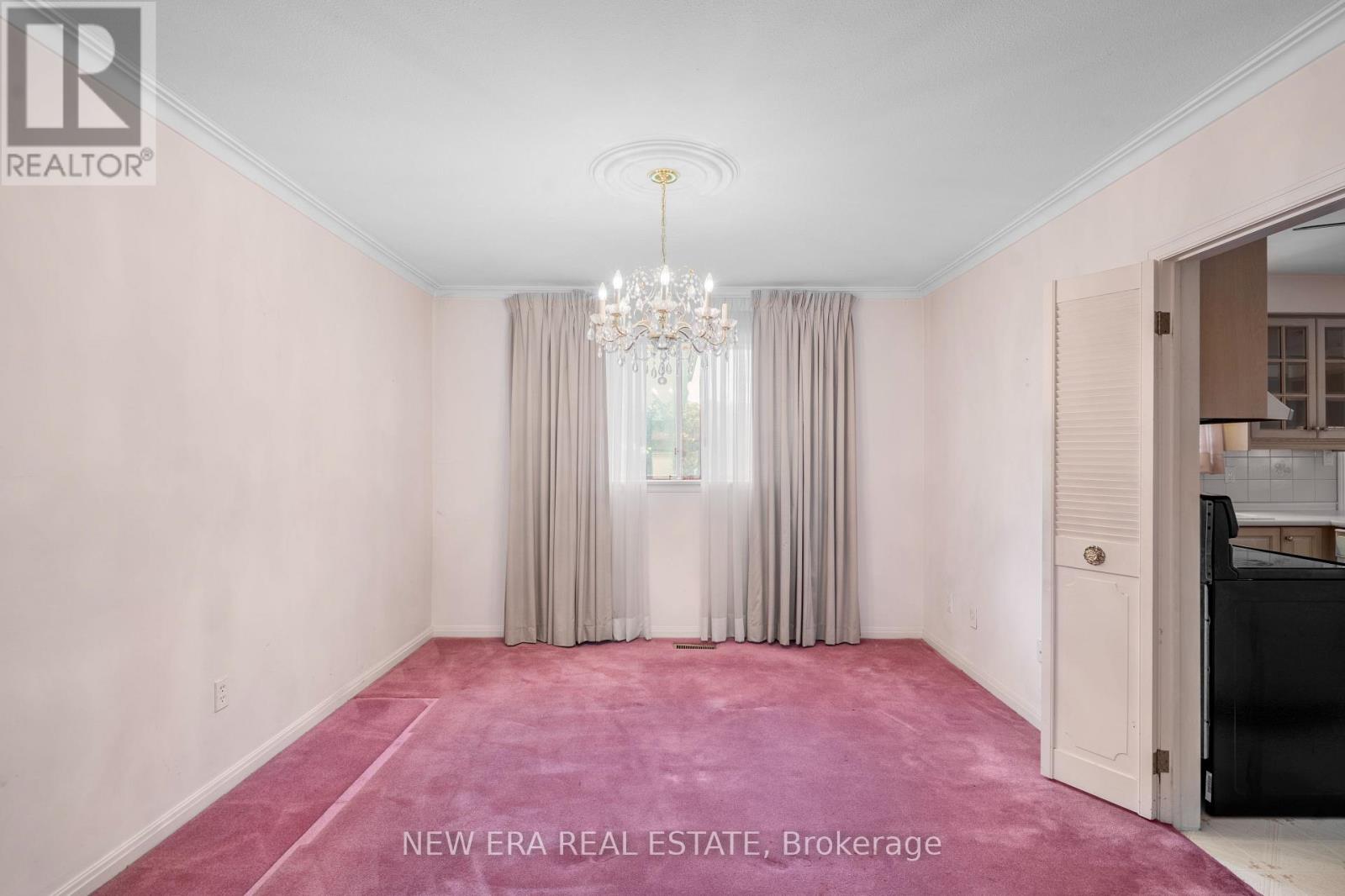 1889 Steepbank Crescent, Mississauga, Ontario  L4X 1T9 - Photo 9 - W13788242