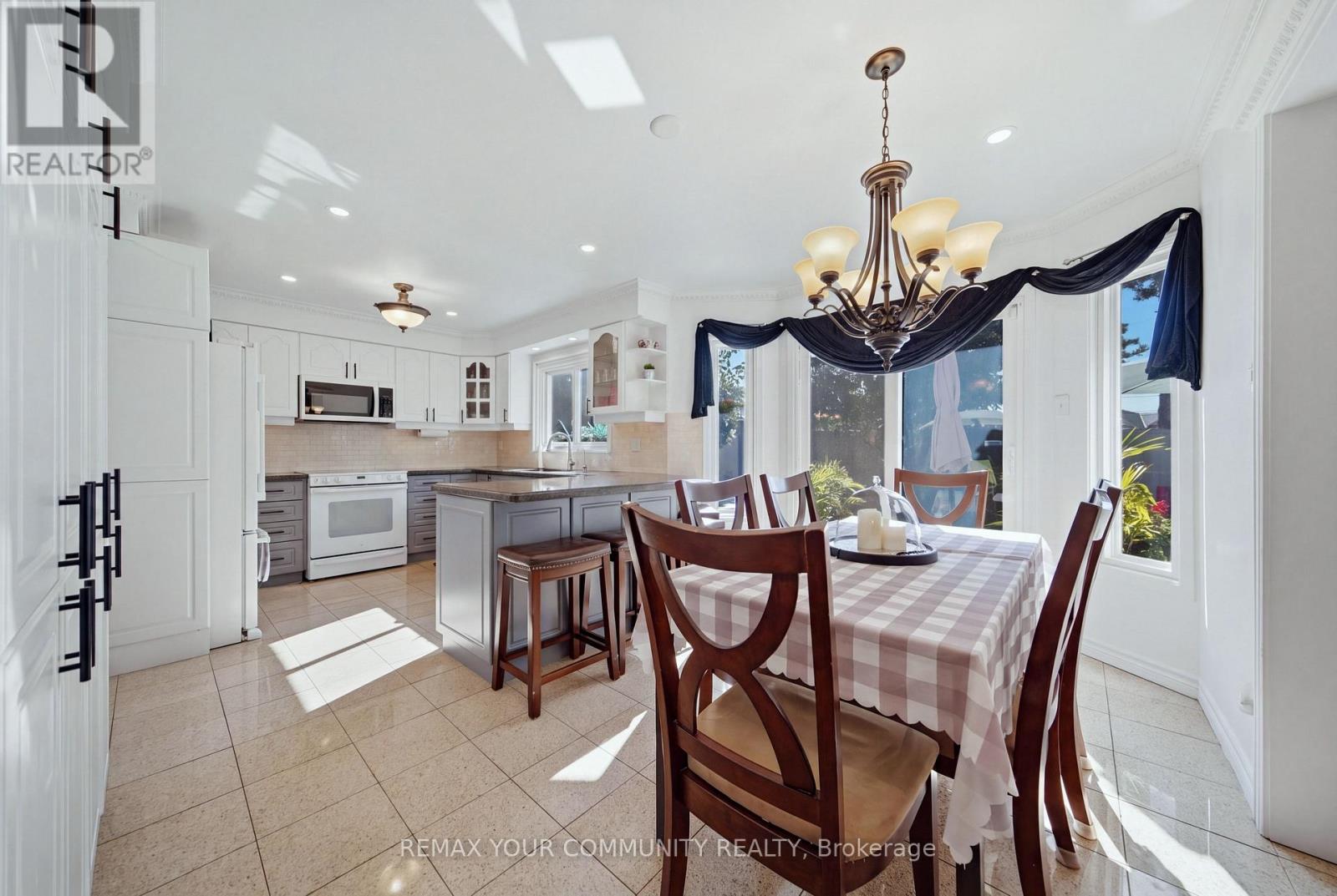 44 Candy Crescent W, Brampton, Ontario  L6X 3Z6 - Photo 15 - W13788328