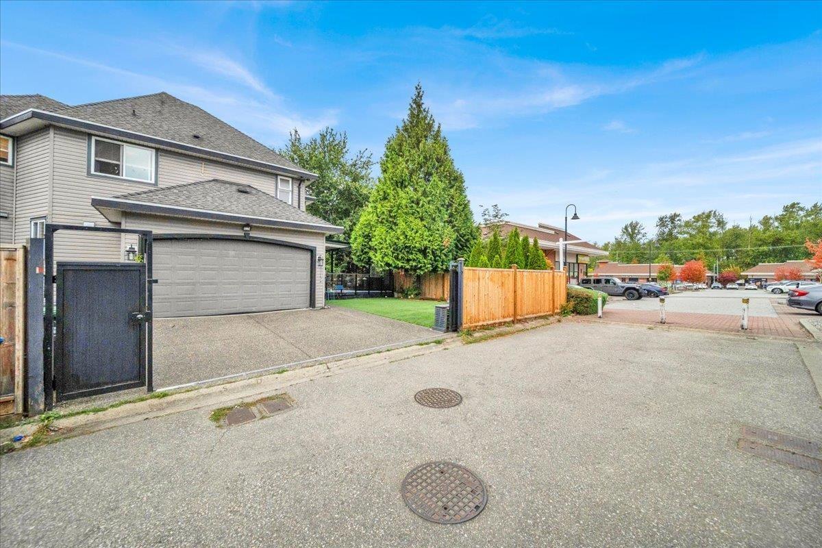 6358 167b Street, Surrey, British Columbia  V3S 1X3 - Photo 3 - R3164141