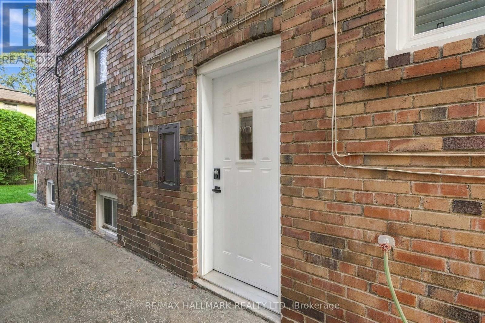 Upper - 25 Scarboro Beach Boulevard, Toronto, Ontario  M4E 2W9 - Photo 23 - E13787810