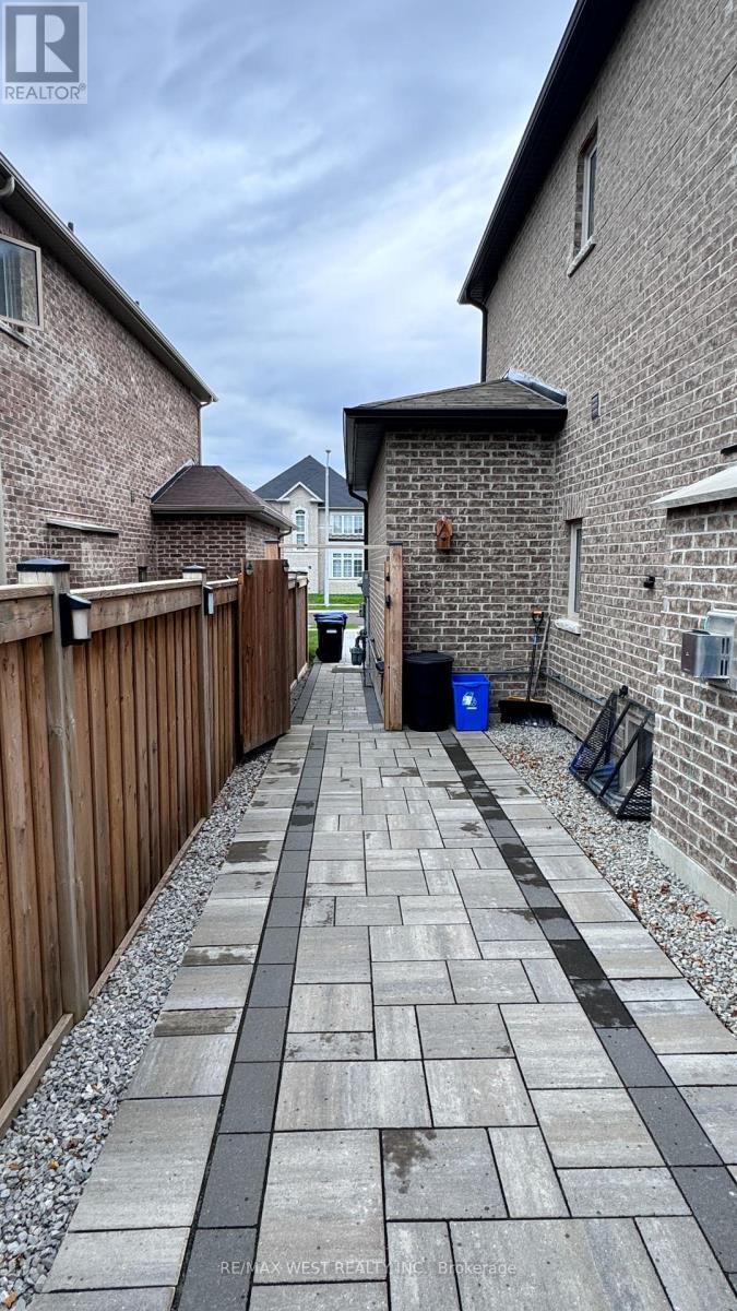 1805 Emberton Way, Innisfil, Ontario  L9S 0N4 - Photo 11 - N13784568