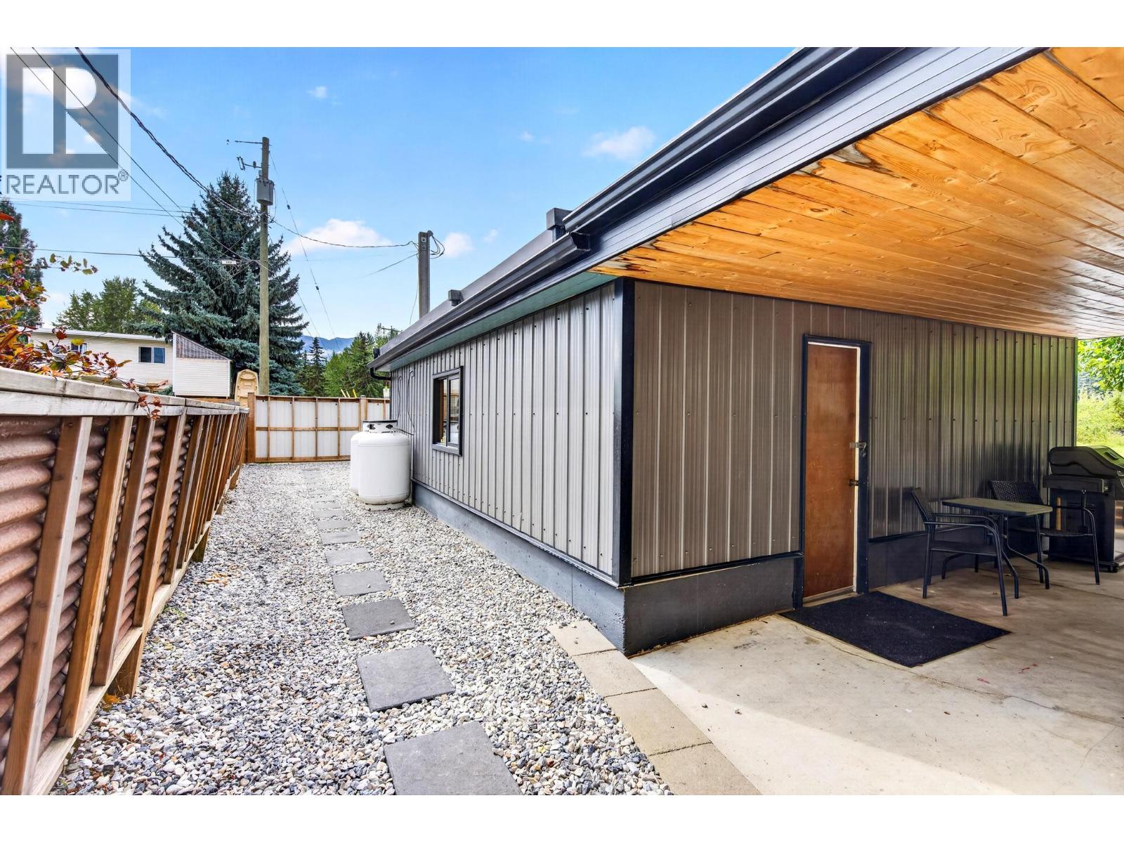502 10th Street S, Golden, British Columbia  V0A 1H0 - Photo 71 - 10400187