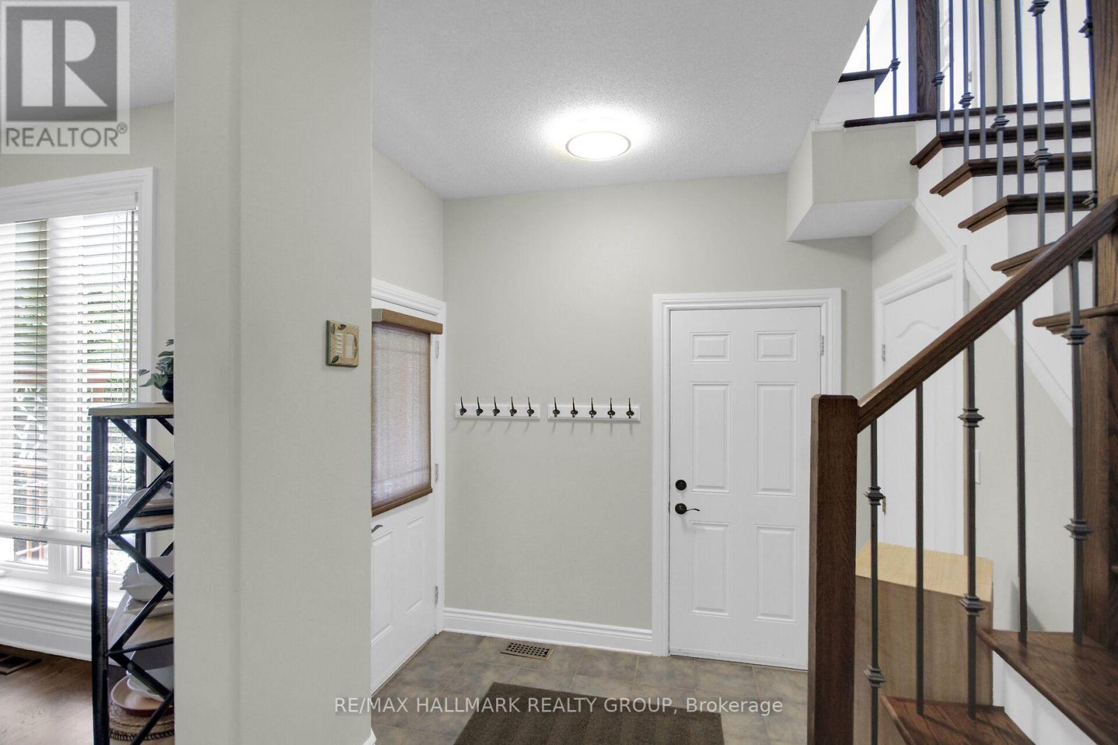 174 Talltree Crescent, Ottawa, Ontario  K2S 0B1 - Photo 2 - X13788348