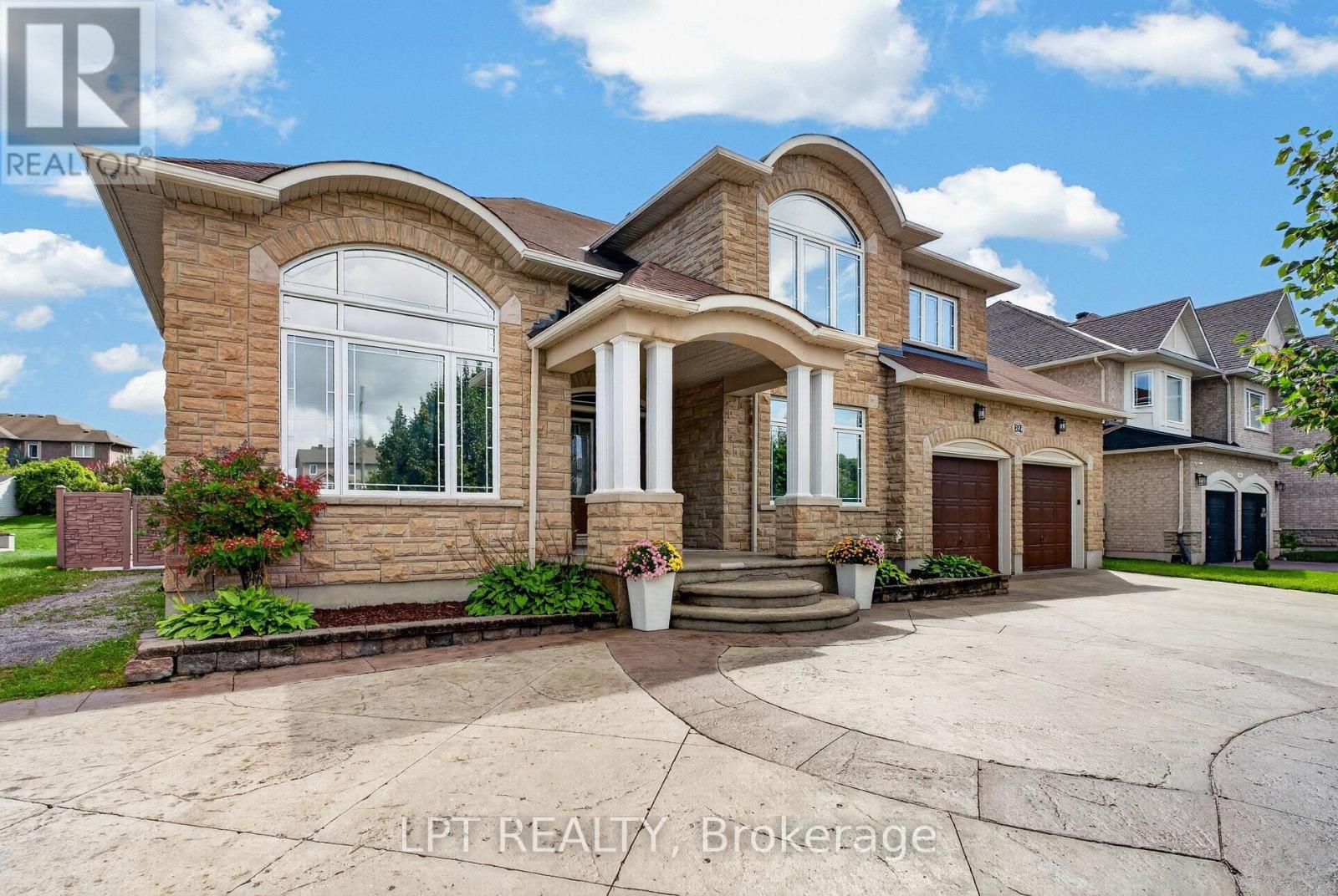 62 Tradewinds Drive, Ottawa, Ontario  K2G 6Y8 - Photo 2 - X13788382