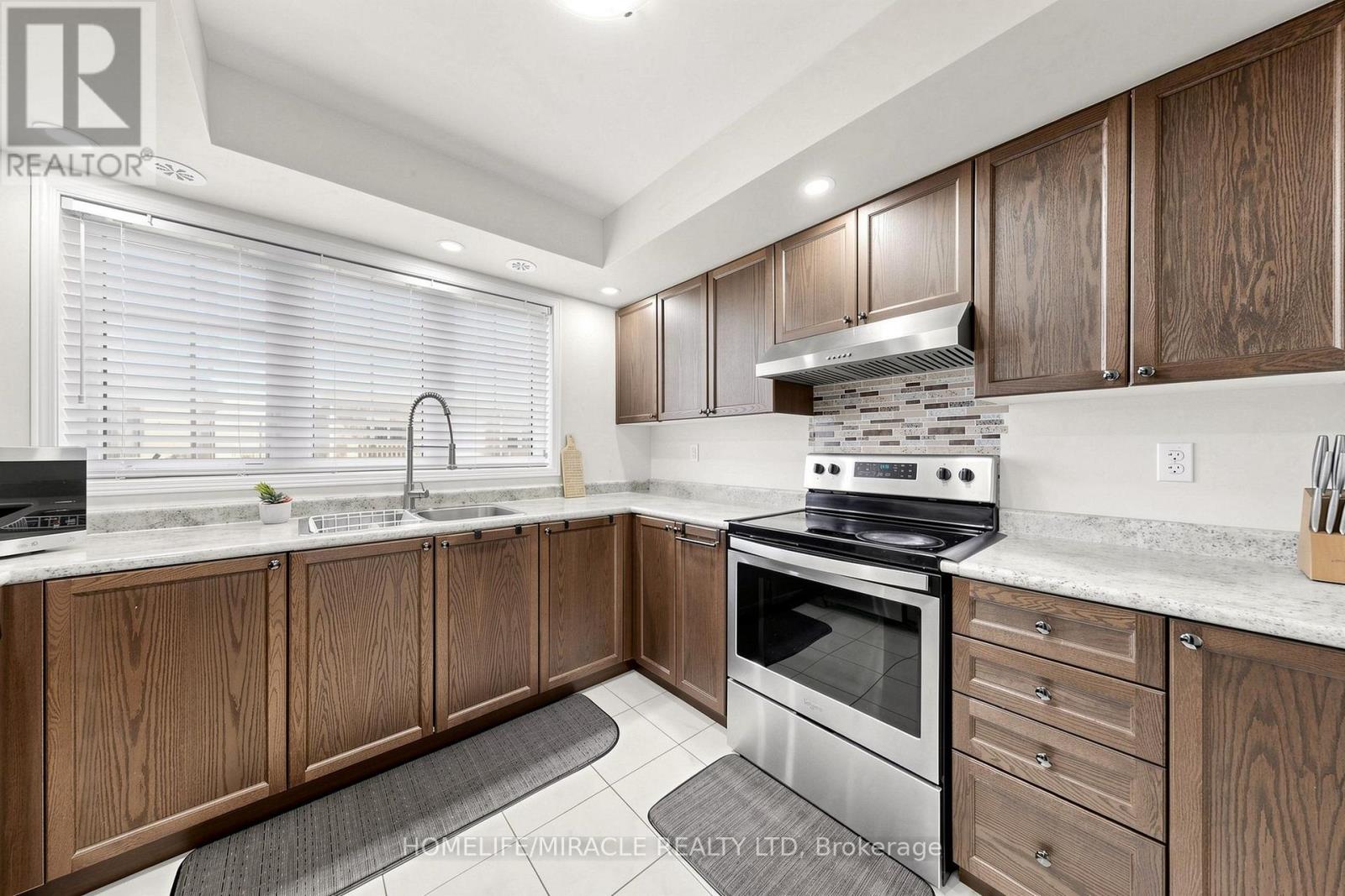 2725 Deputy Minister Path, Oshawa, Ontario  L1L 0M7 - Photo 10 - E13788342