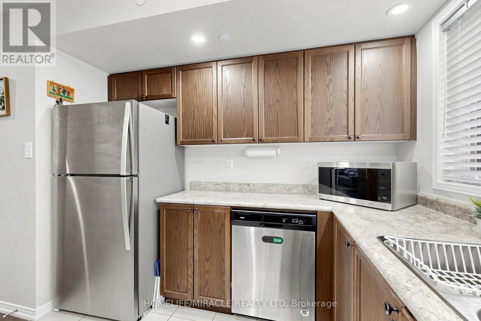 2725 Deputy Minister Path, Oshawa, Ontario  L1L 0M7 - Photo 13 - E13788342