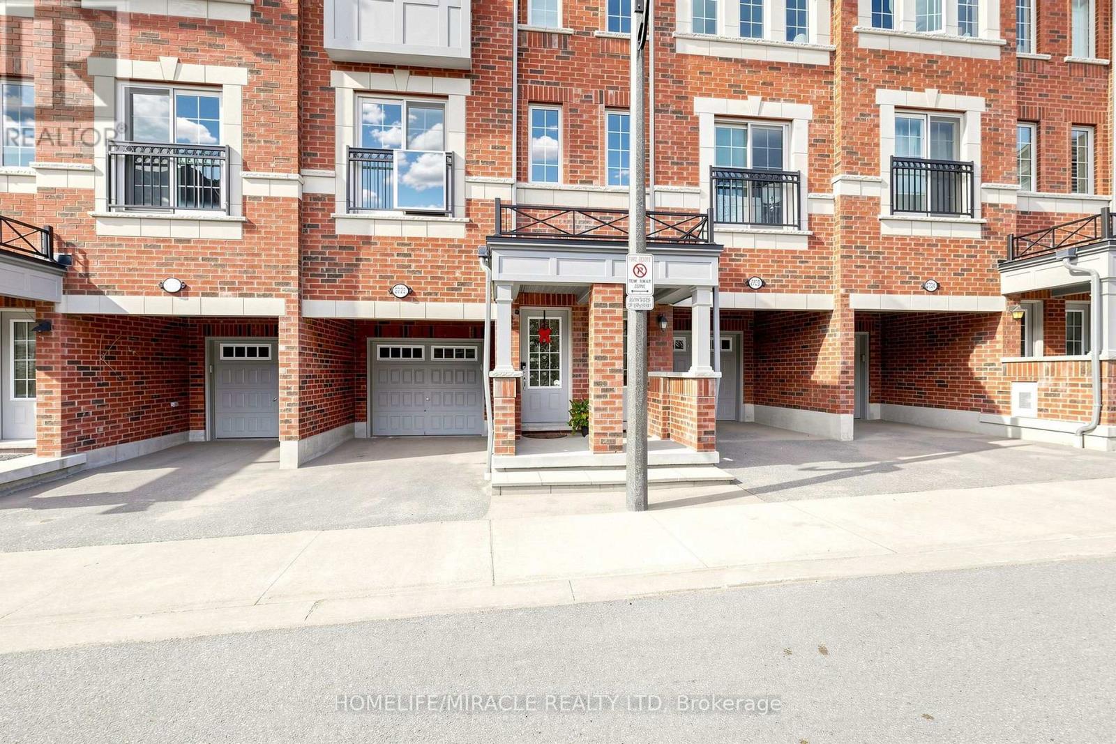 2725 Deputy Minister Path, Oshawa, Ontario  L1L 0M7 - Photo 2 - E13788342