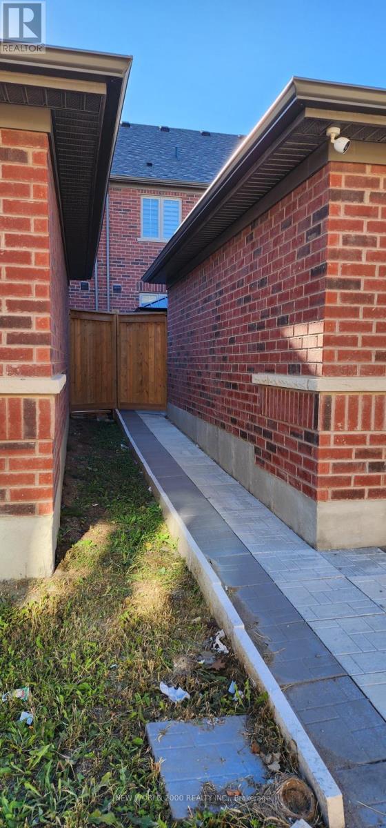 Upper - 29 Hornchurch Street, Whitby, Ontario  L1P 0J3 - Photo 17 - E13788380