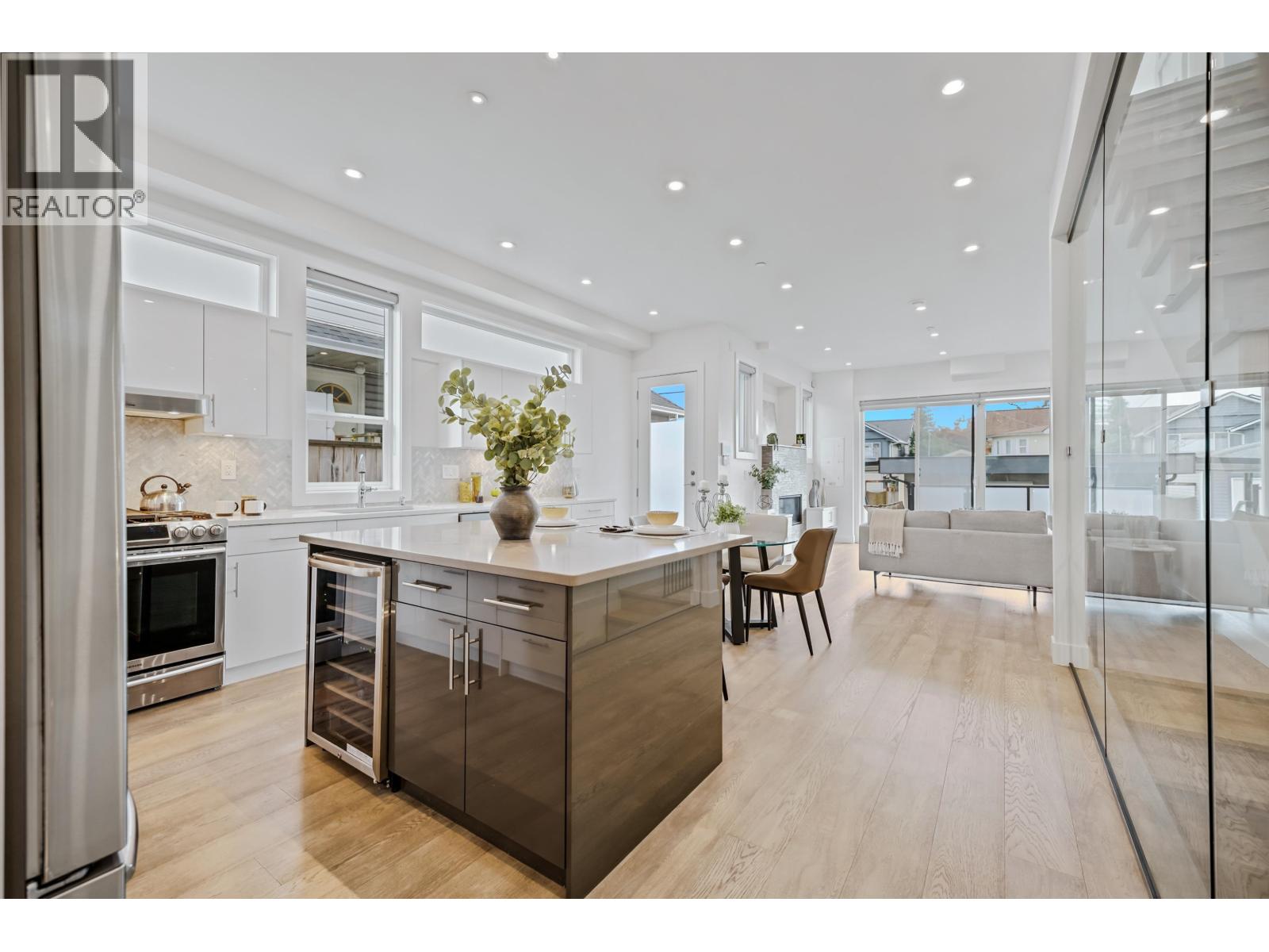 409 W Keith Road, North Vancouver, British Columbia  V7M 1M2 - Photo 4 - R3165877