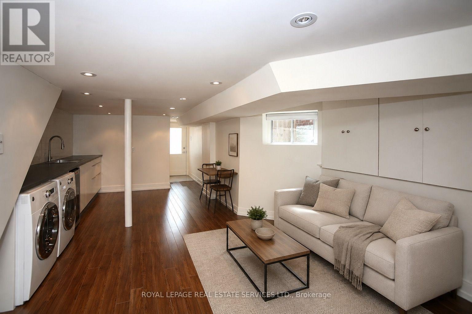 LOWER - 506 MANNING AVENUE, Toronto, Ontario