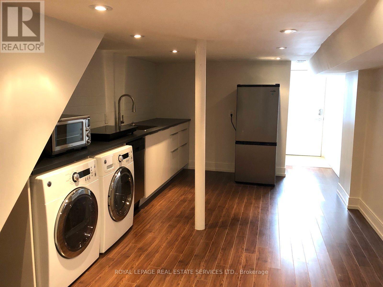 Lower - 506 Manning Avenue, Toronto, Ontario M6G 2V7 - Photo 4 - C13782200