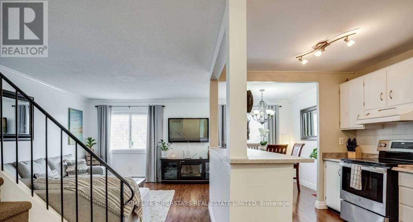 165 - 1066 Falgarwood Drive, Oakville, Ontario  L6H 2P3 - Photo 2 - W13788374
