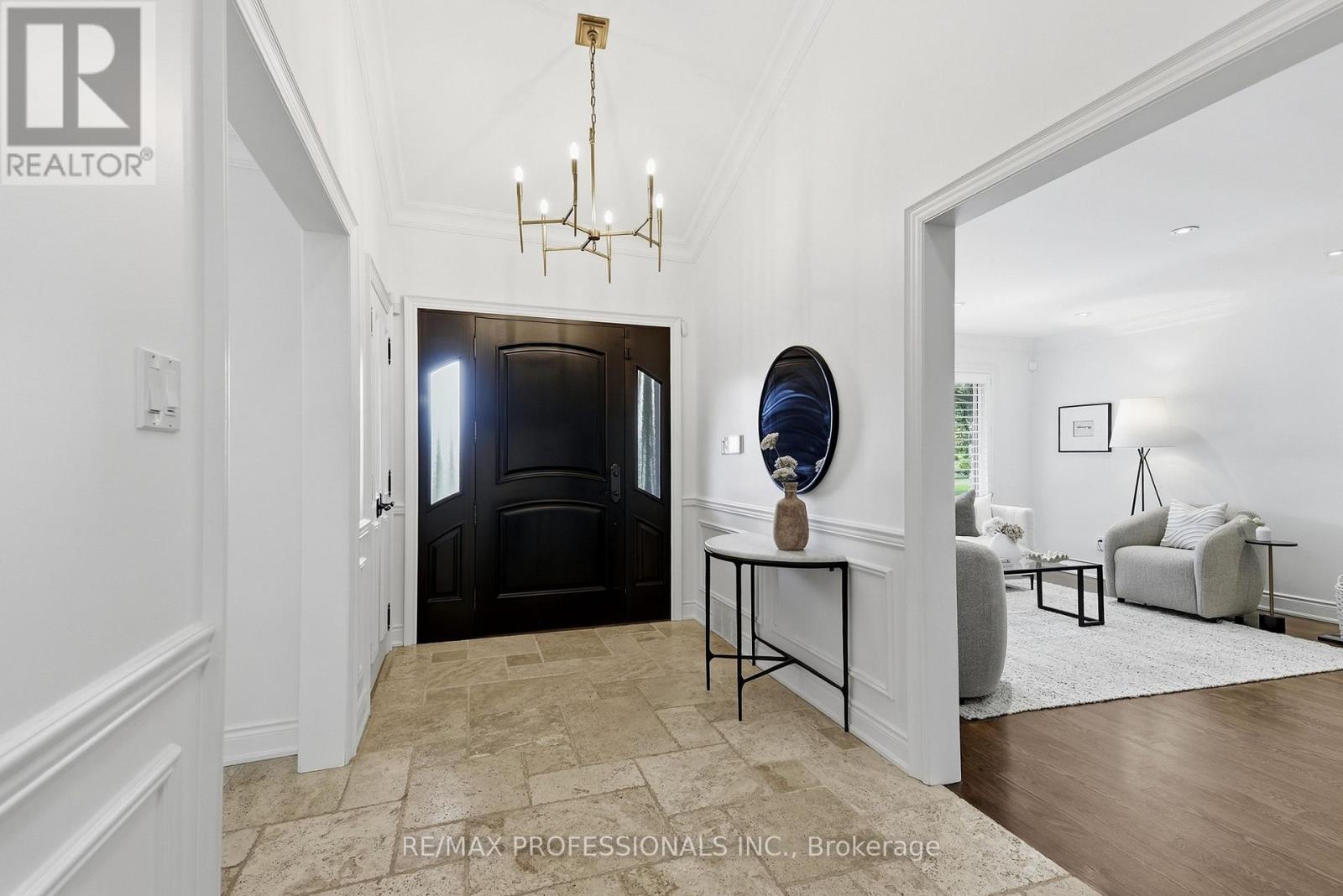 61 Abilene Drive, Toronto, Ontario  M9A 2N1 - Photo 4 - W13788402