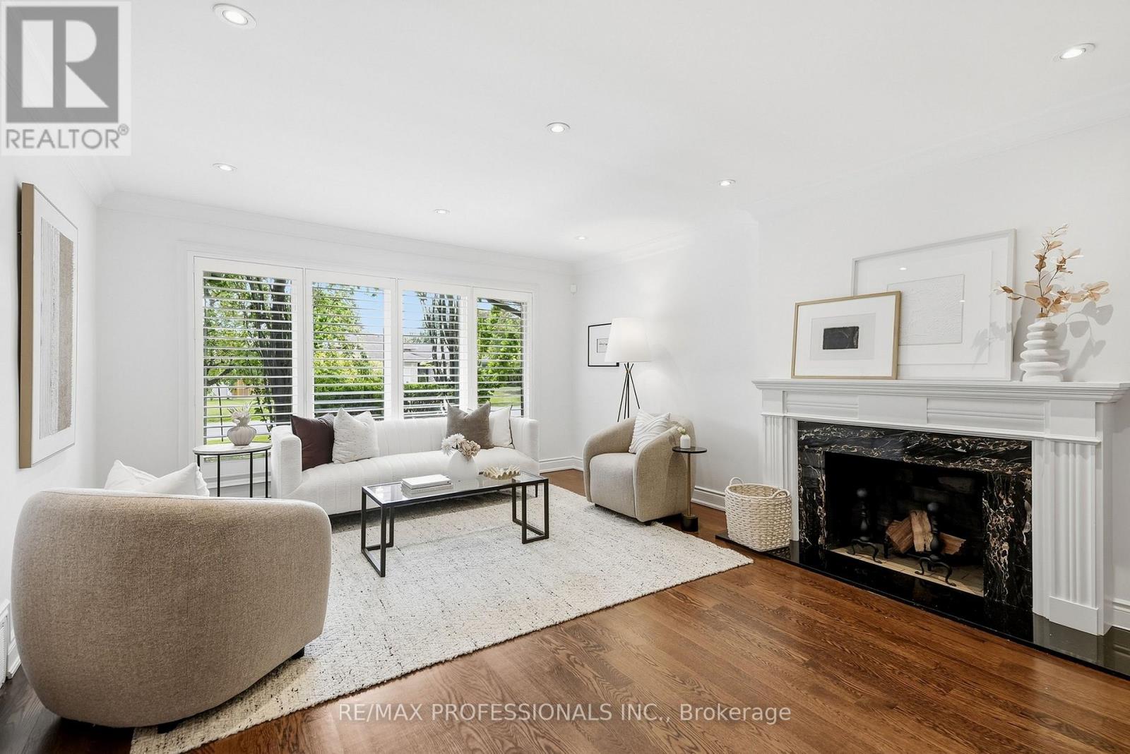 61 Abilene Drive, Toronto, Ontario  M9A 2N1 - Photo 6 - W13788402