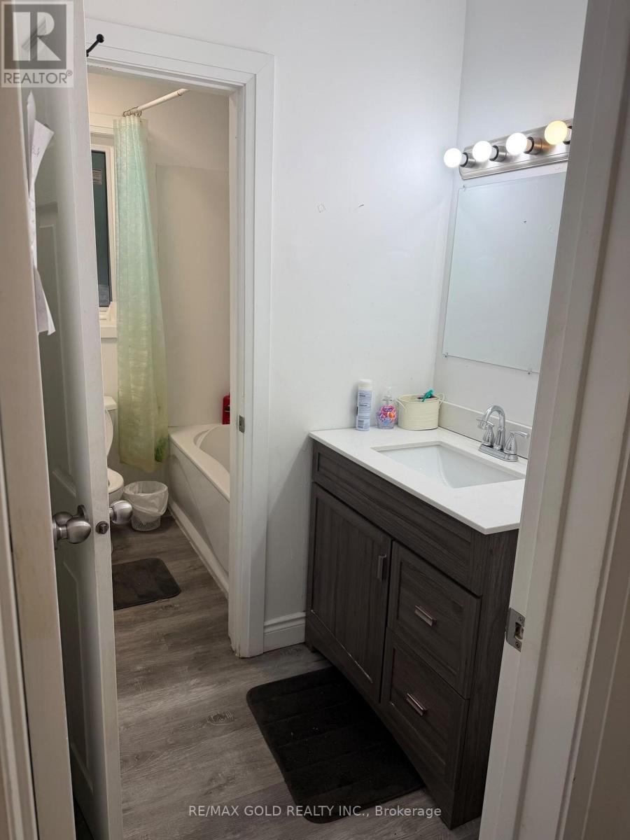 58 Kingsmere Crescent, Brampton, Ontario  L6X 1Z4 - Photo 6 - W13788040