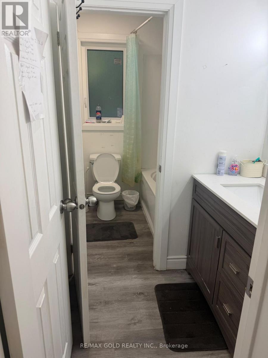 58 Kingsmere Crescent, Brampton, Ontario  L6X 1Z4 - Photo 8 - W13788040