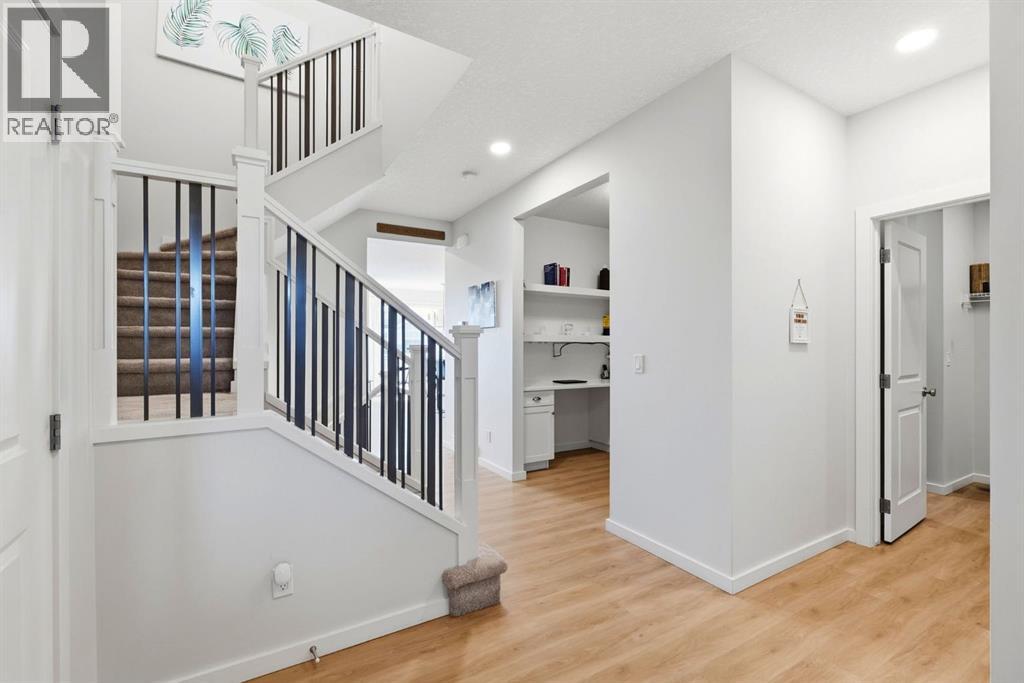 24 Sunrise Common, Cochrane, Alberta  T4C 2R8 - Photo 7 - A2344878