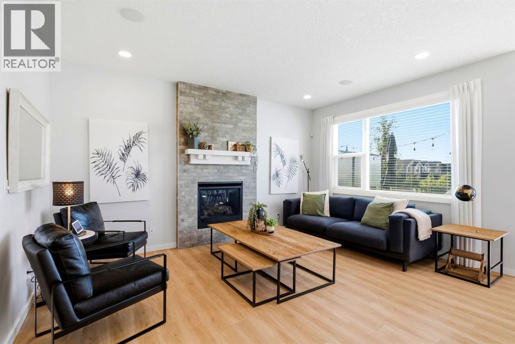 24 Sunrise Common, Cochrane, Alberta  T4C 2R8 - Photo 2 - A2344878