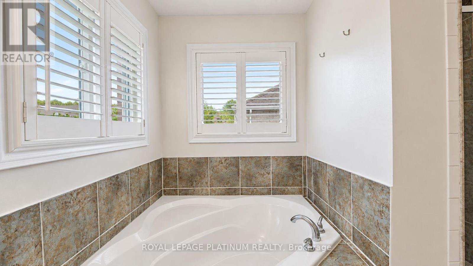 146 Sandringham Drive, Barrie, Ontario  L4M 0C9 - Photo 17 - S13785308