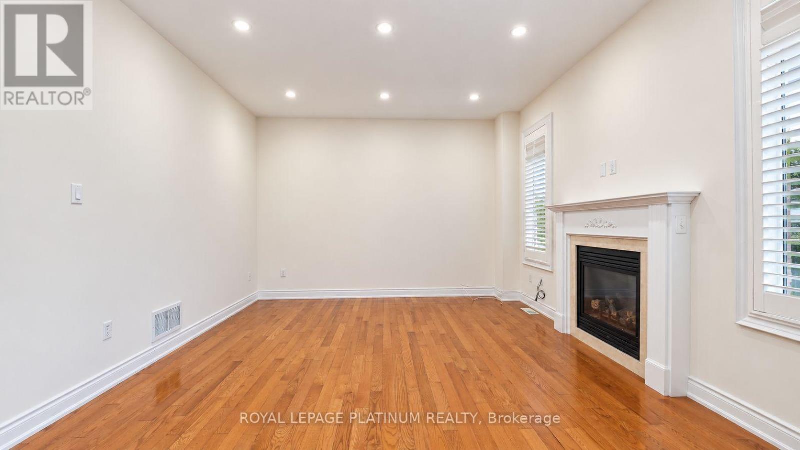146 Sandringham Drive, Barrie, Ontario  L4M 0C9 - Photo 8 - S13785308