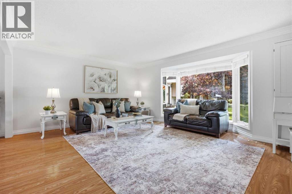 71 Lake Geneva Place Se, Calgary, Alberta  T2J 2S3 - Photo 6 - A2342862