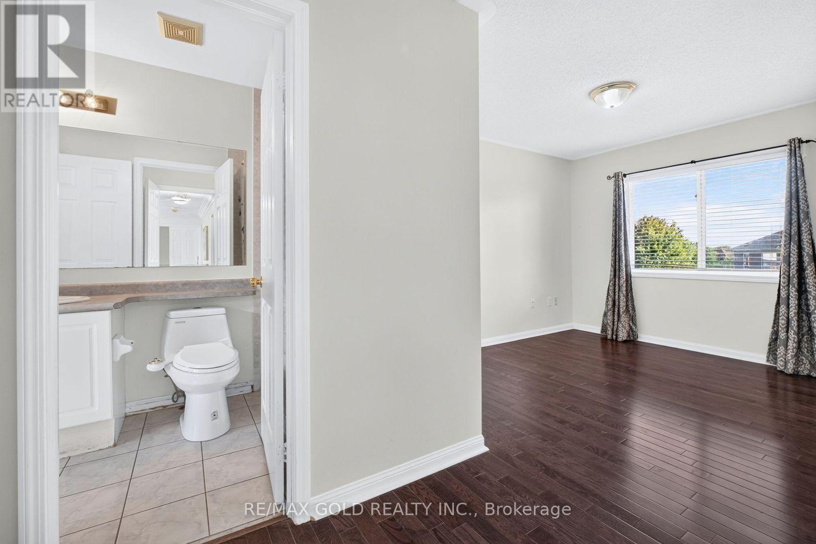 70 Maldives Crescent, Brampton, Ontario  L6P 1L1 - Photo 32 - W13786376