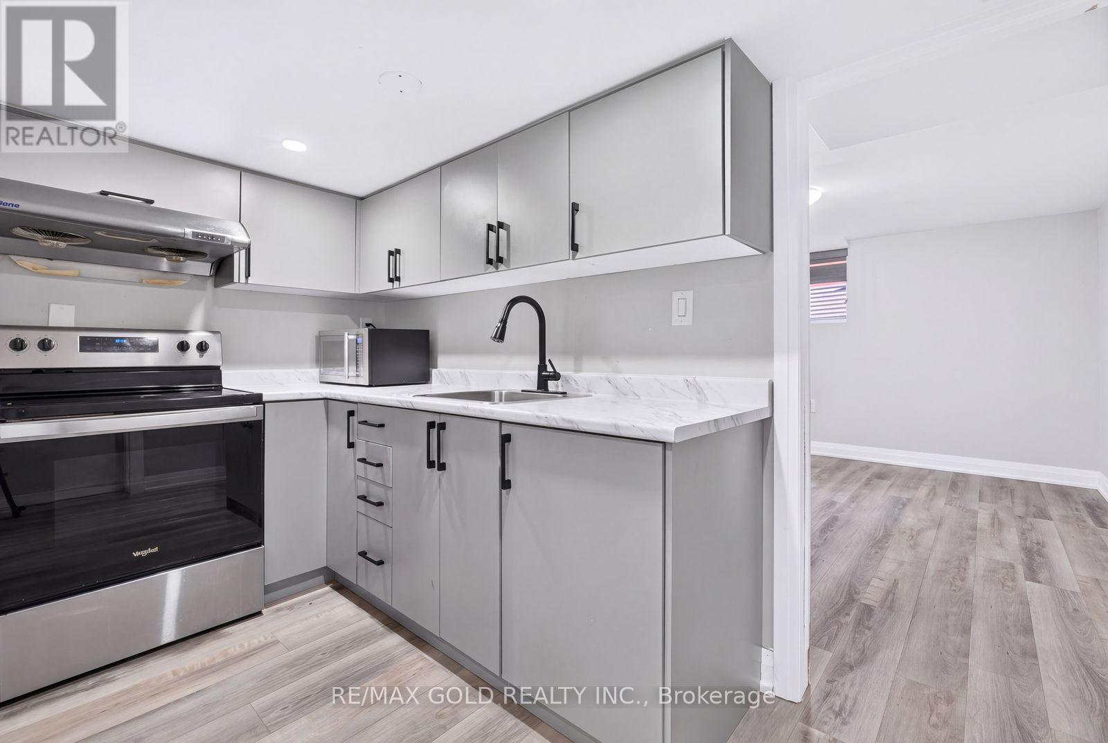 70 Maldives Crescent, Brampton, Ontario  L6P 1L1 - Photo 40 - W13786376