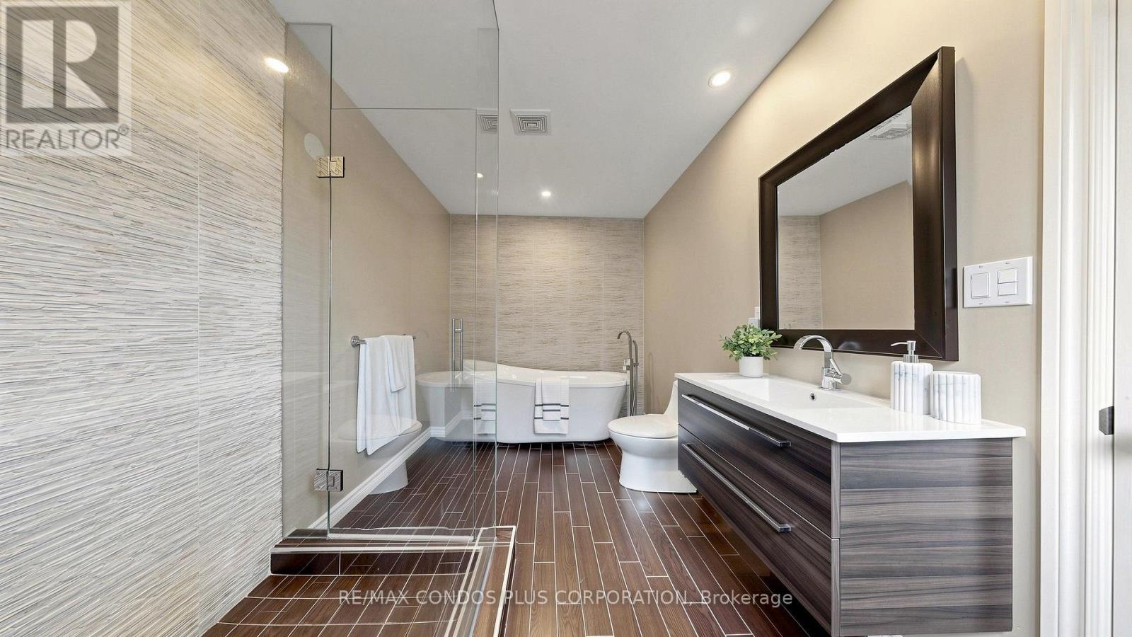 859 Brandenburg Boulevard, Waterloo, Ontario  N2T 2X6 - Photo 29 - X13788048