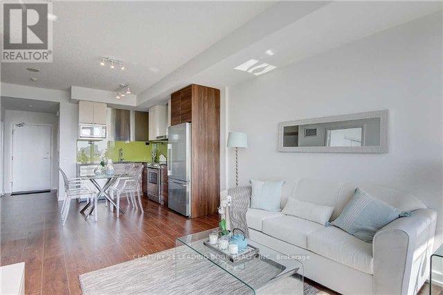 2010 - 121 Mcmahon Drive, Toronto, Ontario M2K 0C1 - Photo 6 - C13788428
