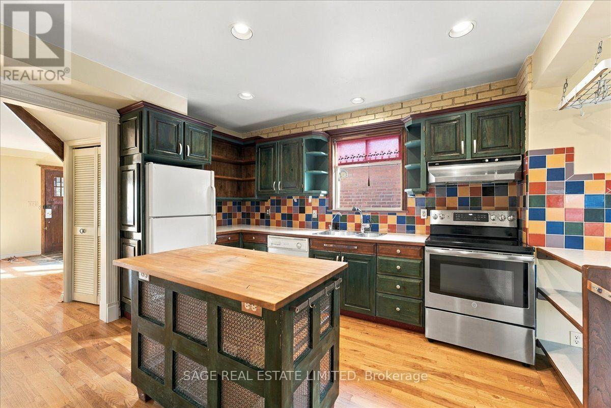 43 Orley Avenue, Toronto, Ontario  M4C 2C2 - Photo 12 - E13788512