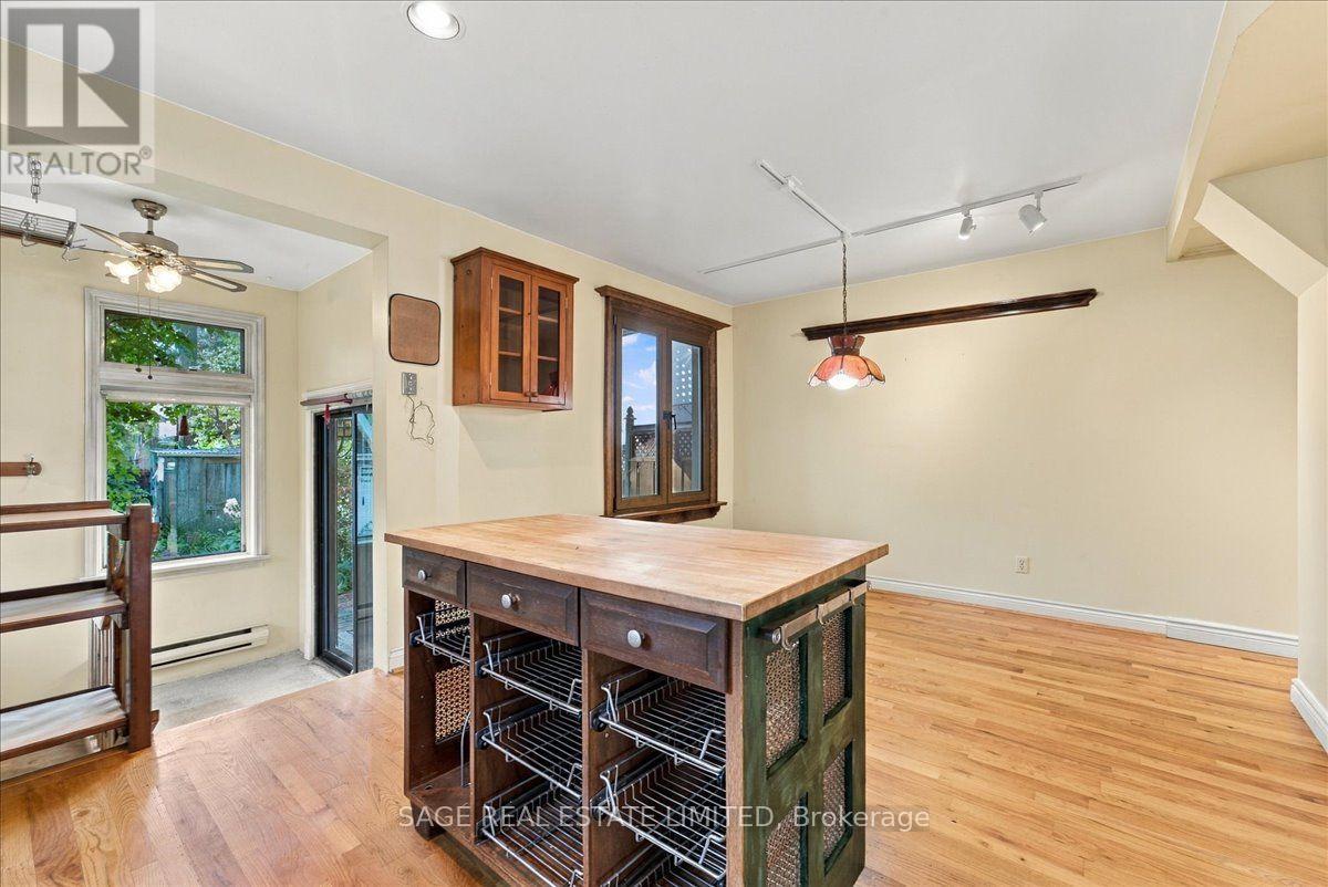 43 Orley Avenue, Toronto, Ontario  M4C 2C2 - Photo 14 - E13788512