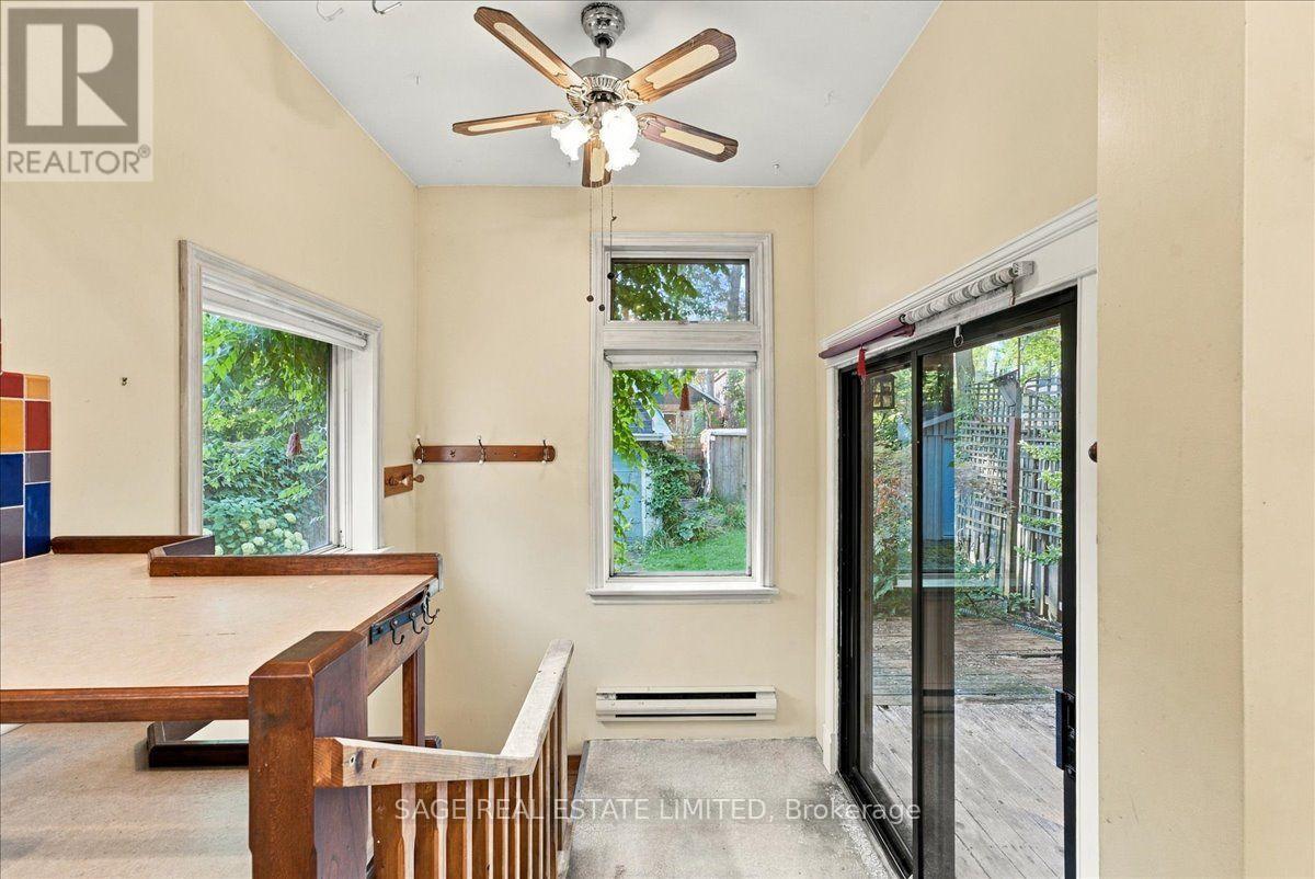 43 Orley Avenue, Toronto, Ontario  M4C 2C2 - Photo 15 - E13788512