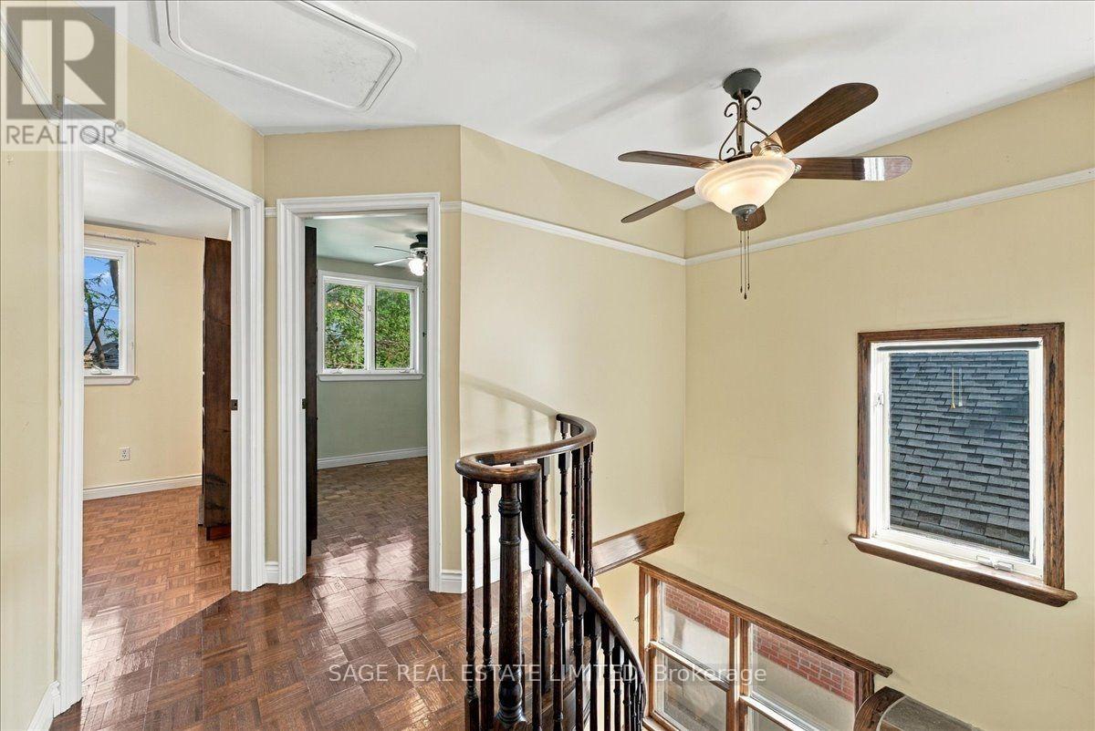 43 Orley Avenue, Toronto, Ontario  M4C 2C2 - Photo 18 - E13788512