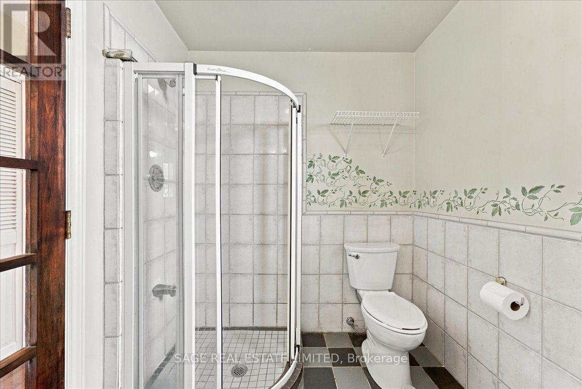 43 Orley Avenue, Toronto, Ontario  M4C 2C2 - Photo 25 - E13788512