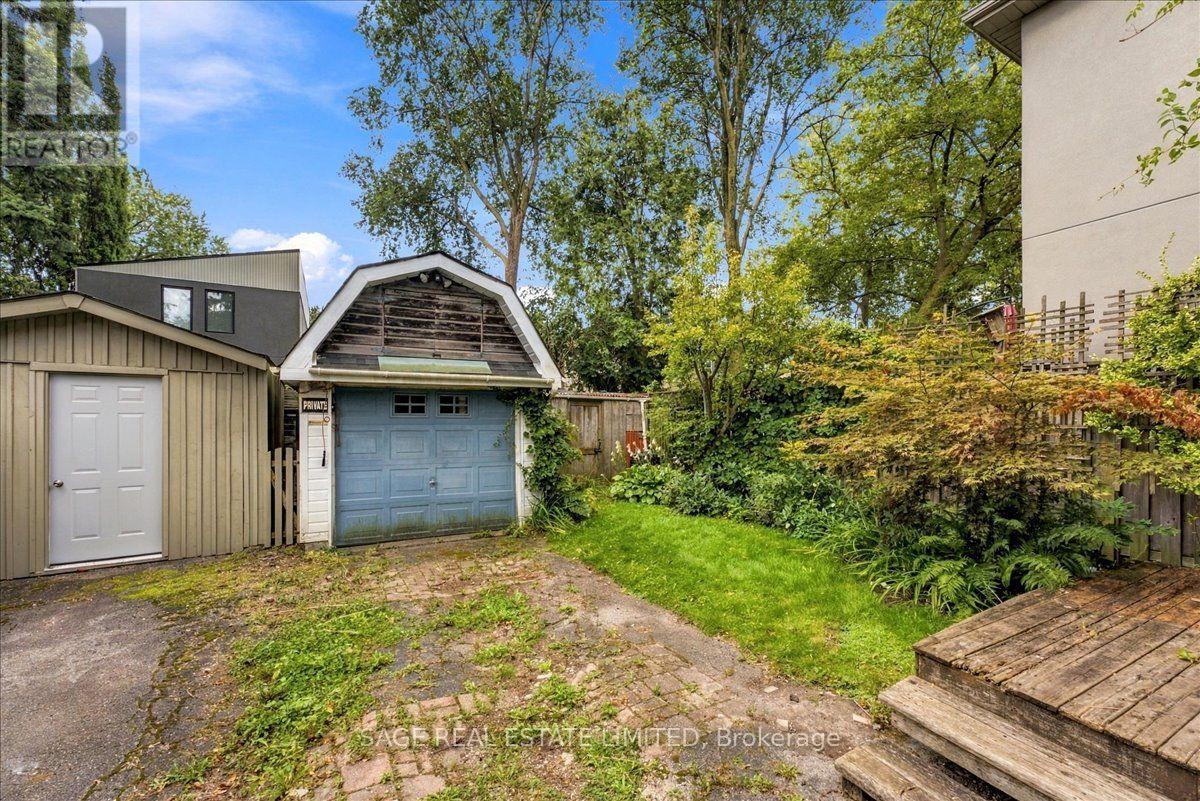 43 Orley Avenue, Toronto, Ontario  M4C 2C2 - Photo 38 - E13788512