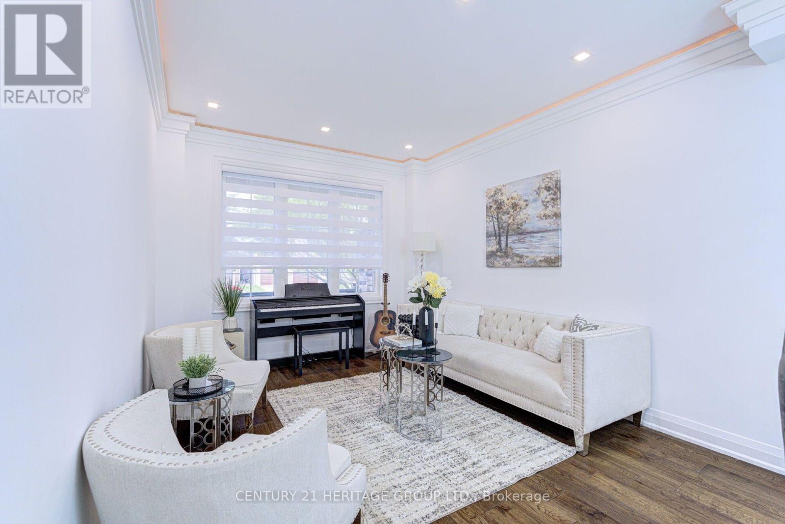 22 Grand Oak Drive, Richmond Hill, Ontario  L4E 3Z9 - Photo 7 - N13788418