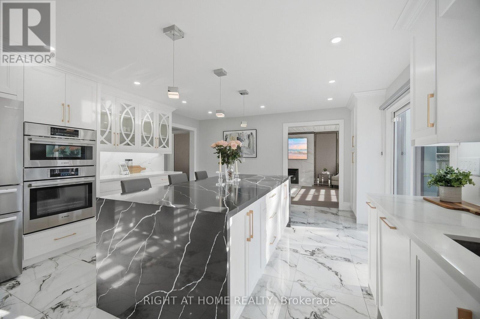 32 Colton Crescent S, Vaughan, Ontario  L4L 3L7 - Photo 16 - N13788522