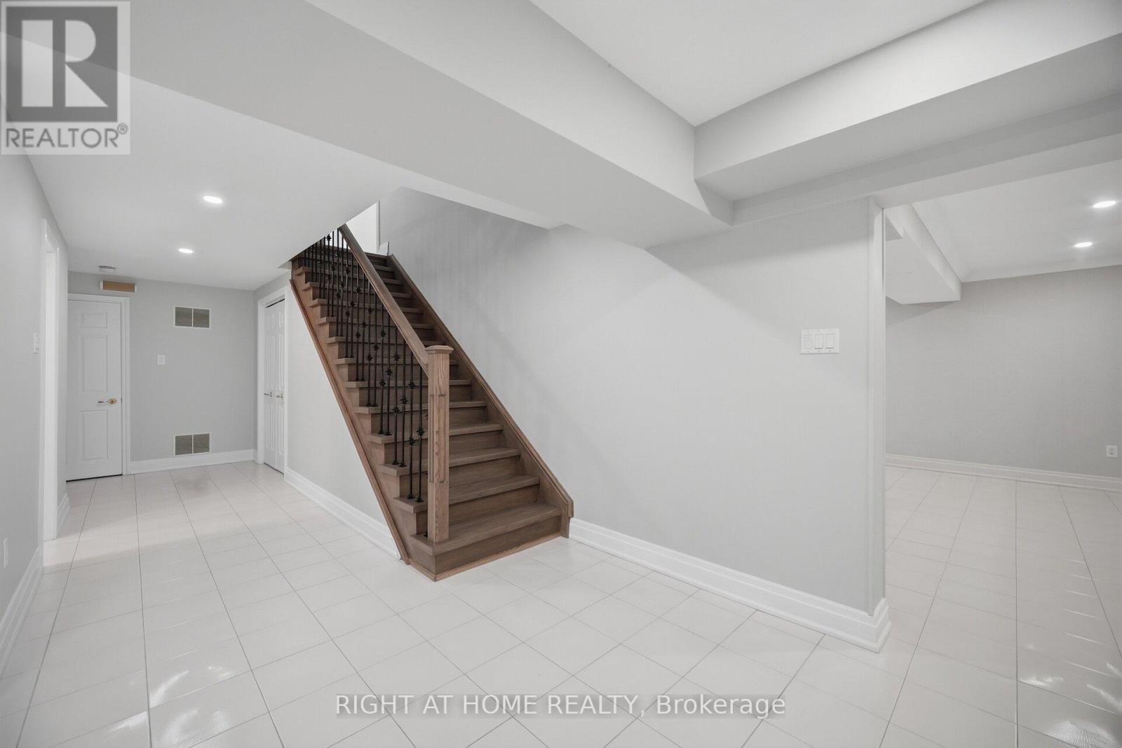 32 Colton Crescent S, Vaughan, Ontario  L4L 3L7 - Photo 38 - N13788522