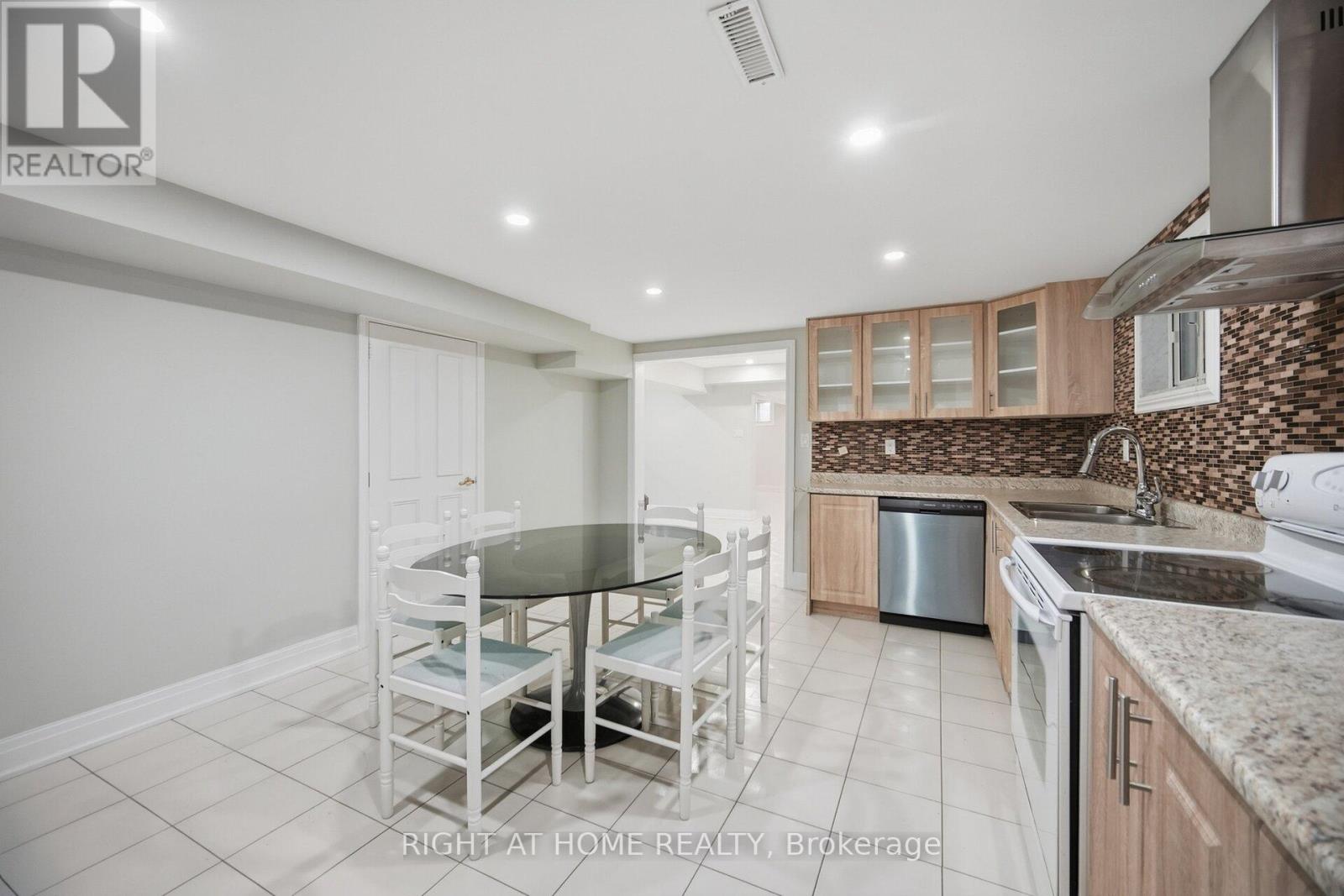 32 Colton Crescent S, Vaughan, Ontario  L4L 3L7 - Photo 40 - N13788522