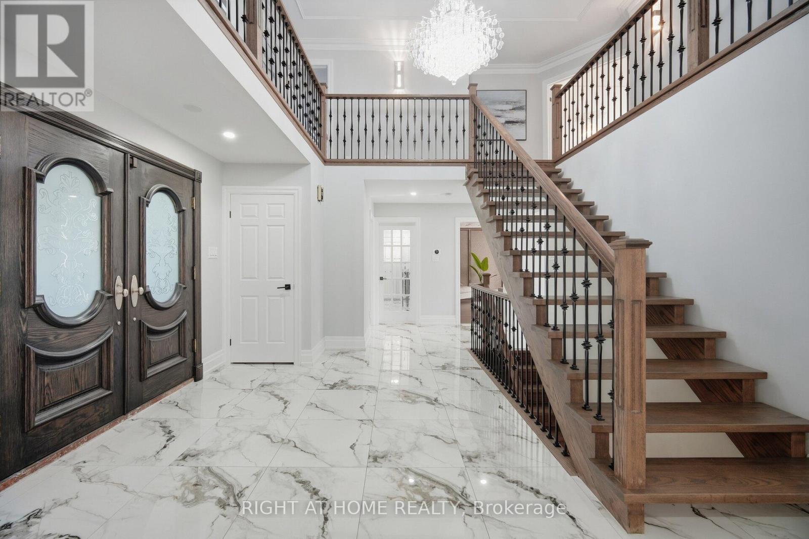 32 Colton Crescent S, Vaughan, Ontario  L4L 3L7 - Photo 6 - N13788522