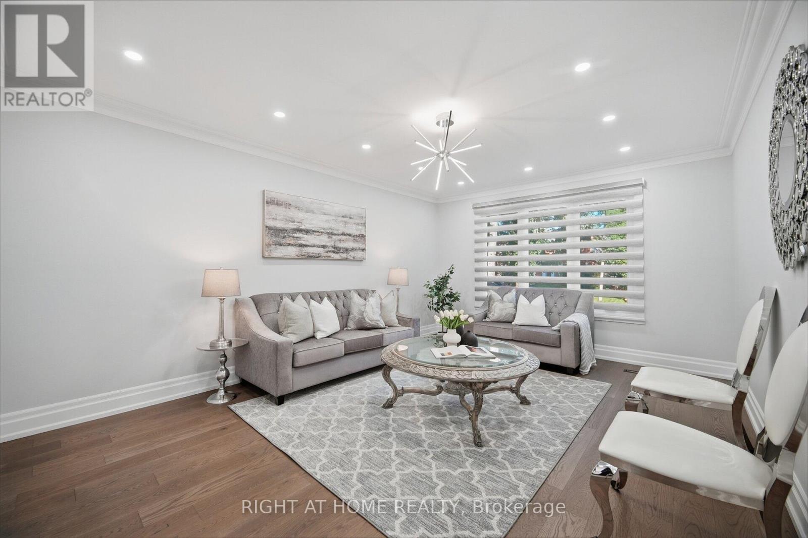 32 Colton Crescent S, Vaughan, Ontario  L4L 3L7 - Photo 7 - N13788522