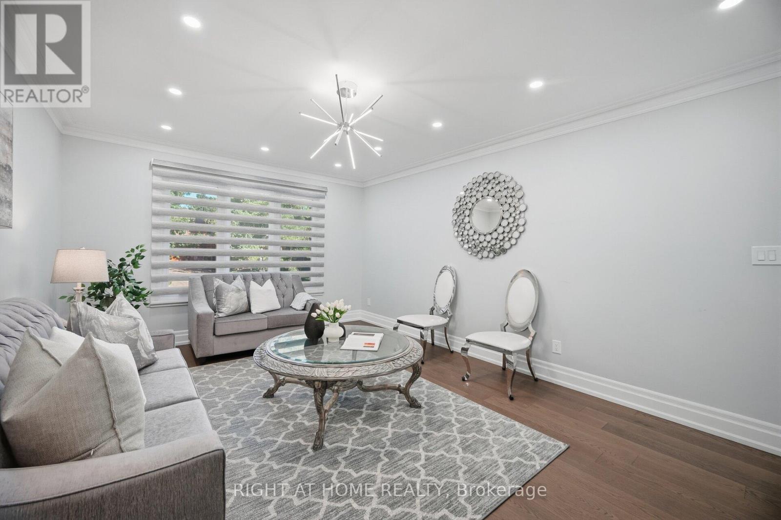 32 Colton Crescent S, Vaughan, Ontario  L4L 3L7 - Photo 8 - N13788522