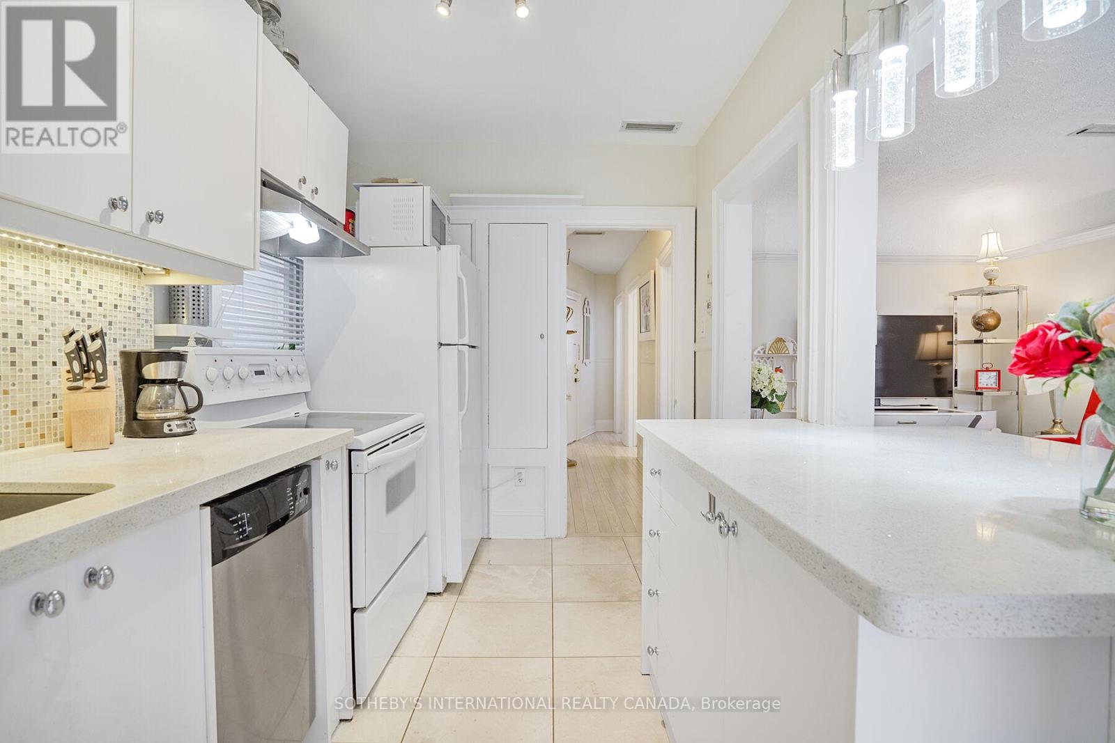 12 Belsize Drive, Toronto, Ontario  M4S 1L4 - Photo 16 - C13773862