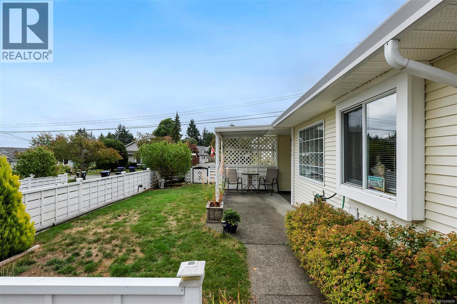 A 811 Park Pl, Courtenay, British Columbia  V9N 8N1 - Photo 3 - 1049849