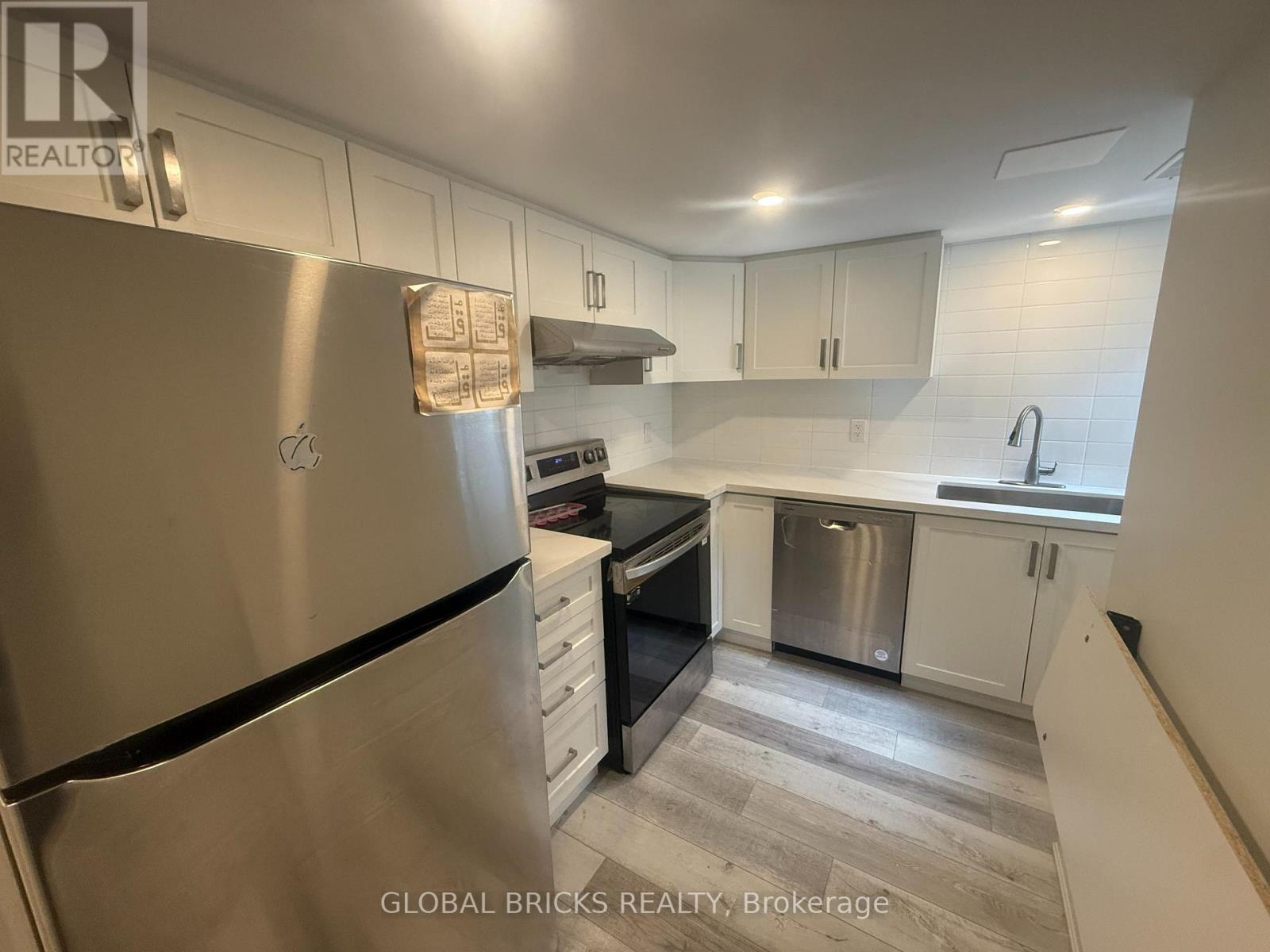 384 Michener Place S, Milton, Ontario  L9T 8P7 - Photo 4 - W13788488