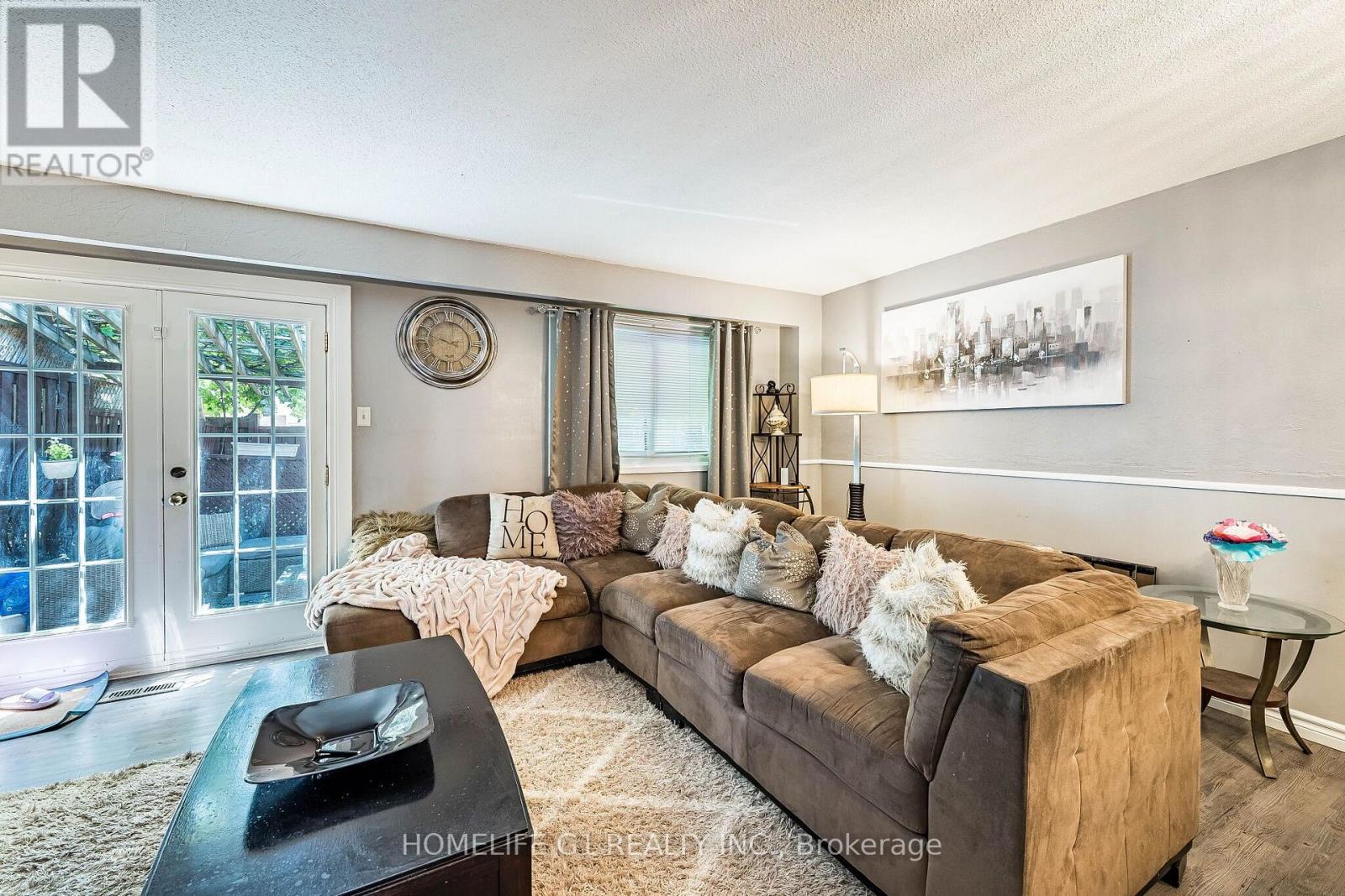 48 Thatcher Court, Brampton, Ontario  L6Z 1C8 - Photo 7 - W13788492